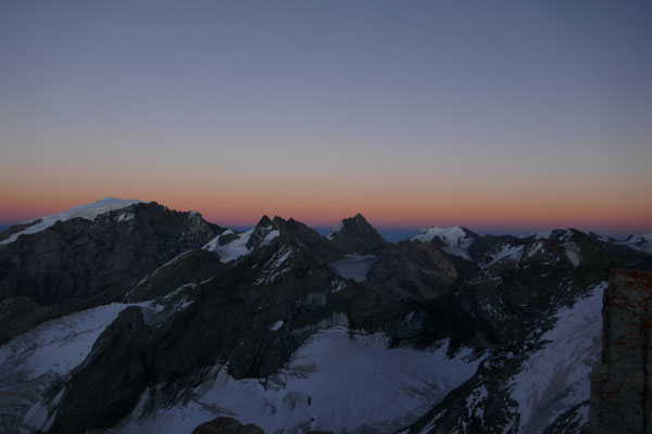 Auf der anderen Seite des Untergangs, am Ortler, ebenso ein gewaltiges Frabenspiel