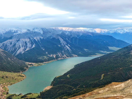 den Reschensee immer im Rücken