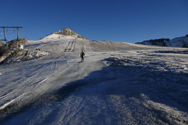 auch im oberen Teil der Pisten, ist schneemangel ersichtlich