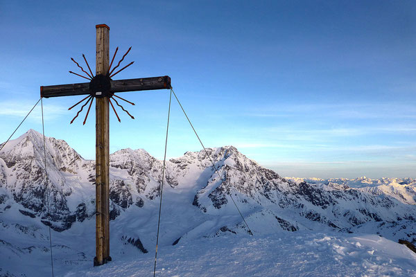 Ebenso imposant immer und immer wieder das Dreigestirn