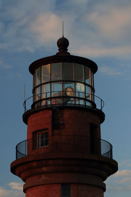 Gay Head Lighthouse, Aquinnah, Martha's Vineyard, MA, USA. Canon EOS 80D, EF 70-300mm f/4-5.6 IS II USM à 70mm, f/4, 1/400 s, 800 ISO