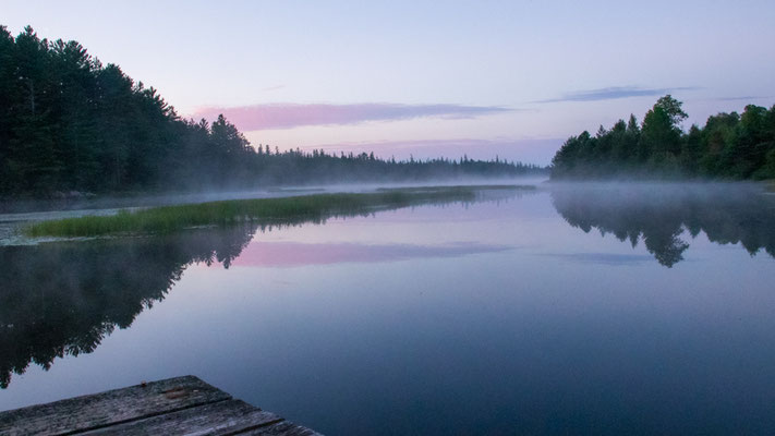 Lever du soleil sur la rivière Saint-Régis. Crédit photo @Laëtitia