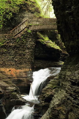 Watkins Glen State Park, NY, USA. Canon EOS 80D, EF 70-300mm f/4-5.6 IS II USM à 74mm, f/5,6, 1/8 s, 1600 ISO