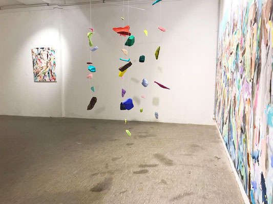 Ausstellungsansicht "Gal a Bubble", Zehntscheune, Stadthagen, 2019
