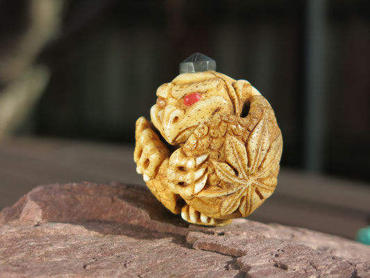 Karasu Tengu Netsuke