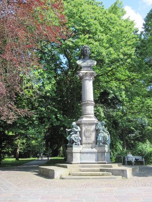 Lornsendenkmal