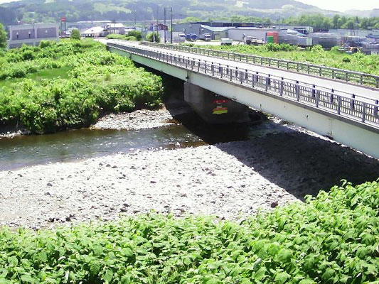 国道5号線(長万部～函館)の路面状況ライブカメラ「落部川･落部橋」の平常時のサンプル画像