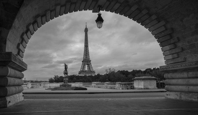 Eiffel Tower seen from the Pont de Bir-Hakeim