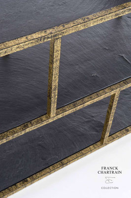 CONSOLE STRATE EPURE Feuille d'or, fer forgé, ardoise