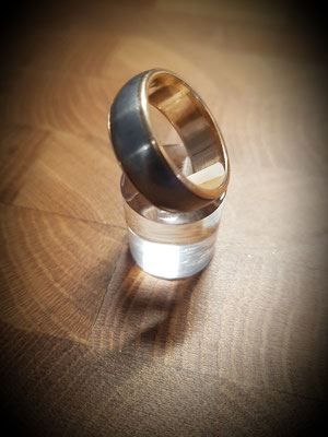 Historischer Goldring mit Eisenmantel aus 1914 "Gold gab ich für Eisen"