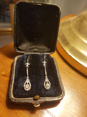 Weißgoldene Ohrgehänge mit Altschliffdiamanten um 1920