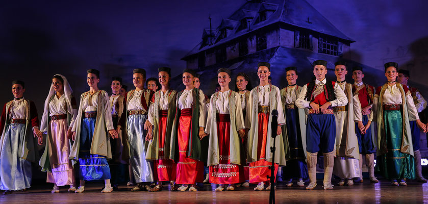 Folklorni Ansambl ''Crna Gora'' (Montenegro) Photo Michel Renard - FOLKOLOR 2015