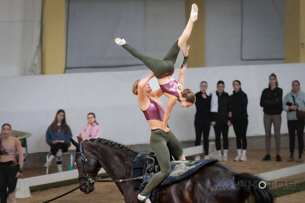 Bayerische Meisterschaften München Reitanlage Riem | Voltigier-Turnier M-/S-Gruppen | RVC Gilching TG2 Kür