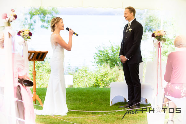 Hochzeit [ Trauungzeremonie | Braut singt für Bräutigam | Seerestaurant Marina, Bernried, Starnberger See ]