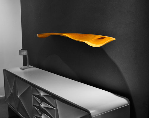 Tactile artisan shelf W0149 in classic, dense beech – a majestic floating centerpiece by Jörg Pietschmann, flawlessly sculpted to reveal dense ring structures of ancient timber and invite the untouched sanctuary of the forest.