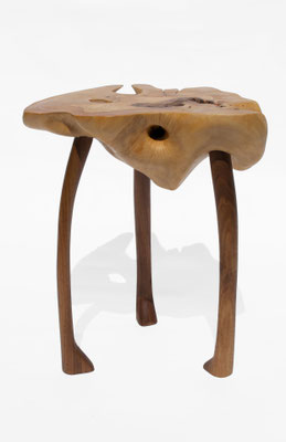 T2636 · Olive, Walnut · Jörg Pietschmann. Wooden table T2636 in Olive and Walnut – a functional sculpture and unique centerpiece blending high-tech design with a touch of the wild, handcrafted for the modern art collector.