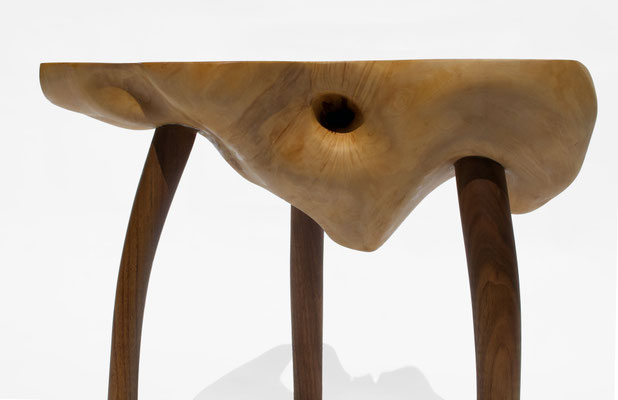 T2636 · Olive, Walnut · Jörg Pietschmann. Wooden table T2636 in Olive and Walnut – a functional sculpture and unique centerpiece blending high-tech design with a touch of the wild, handcrafted for the modern art collector.