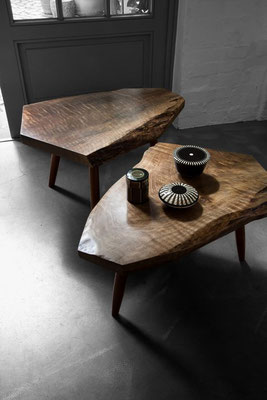Grounding artisan table T1043 – a singular art furniture masterpiece by Jörg Pietschmann, meticulously crafted to preserve the organic topography of the tree, inviting the quiet breath of the ancient woods into sophisticated modern interiors.