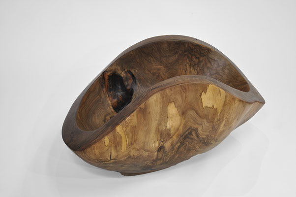    V1466 · Walnut · Jörg Pietschmann