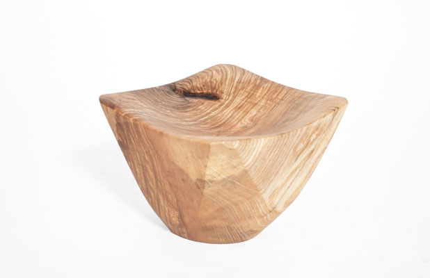 V2011 · Ash Bowl sculpture by Jörg Pietschmann