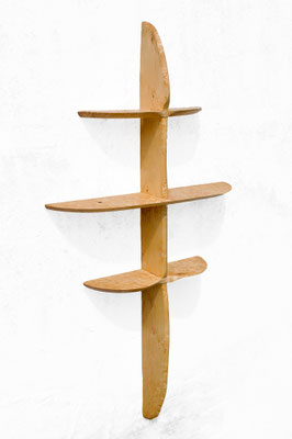 wall shelf by Jörg Pietschmann