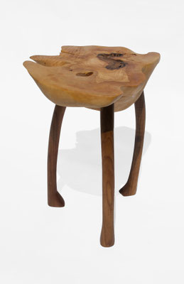 T2636 · Olive, Walnut · Jörg Pietschmann. Wooden table T2636 in Olive and Walnut – a functional sculpture and unique centerpiece blending high-tech design with a touch of the wild, handcrafted for the modern art collector.