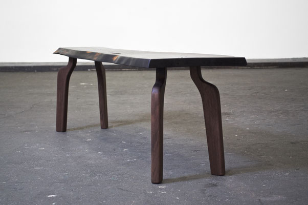Artisan centerpiece table T1549 – an iconic functional sculpture by Jörg Pietschmann, meticulously tailored to the tree's intrinsic inner map, bringing a beautifully simple and clear touch of the wild into modern architecture.