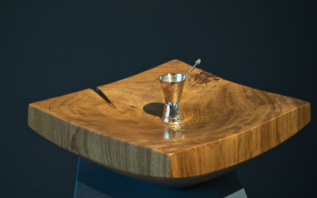 V1689 · Oak Bowl sculpture by Jörg Pietschmann