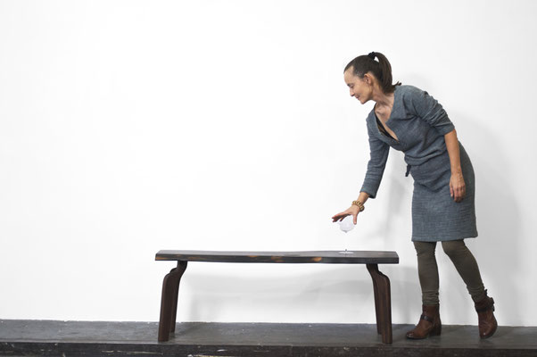 Artisan centerpiece table T1549 – an iconic functional sculpture by Jörg Pietschmann, meticulously tailored to the tree's intrinsic inner map, bringing a beautifully simple and clear touch of the wild into modern architecture.