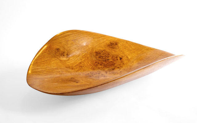 V0069 · Oak Bowl sculpture by Jörg Pietschmann