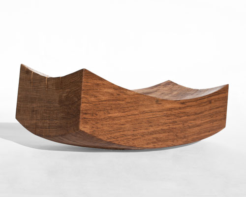 Archaic designer bowl V21394 – an evocative hollowed sculpture by Jörg Pietschmann, hand-finished to celebrate the raw fissures and intricate topography of ancient timber, bringing the pristine rhythm of the earth into exceptional modern interiors.