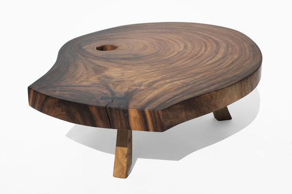 T1467 · Mara, Walnut · Jörg Pietschmann