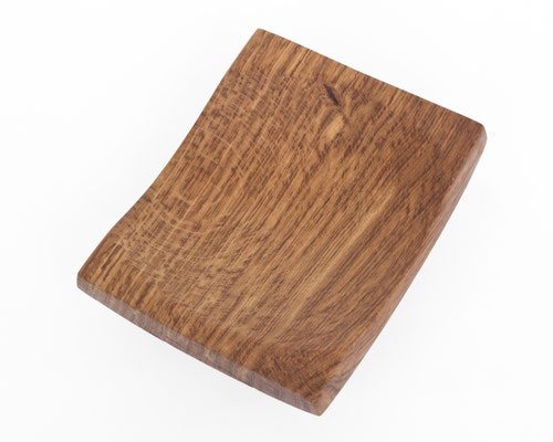 Fluid vessel sculpture ancient Oak V21014 – a breathtaking hollowed masterpiece by Jörg Pietschmann, balancing rich organic mass with refined contours to channel the timeless echo of the earth into premium contemporary environments