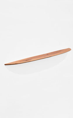 Exceptional wall sculpture W2546 – a breathtaking floating masterpiece by Jörg Pietschmann, mindfully hand-carved to celebrate the dramatic topography of rare wood and anchor the untamed poetry of the forest within exceptional contemporary interiors.