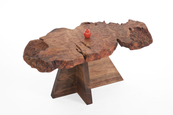 Breathtaking art table T2581 – an extensive functional sculpture by Jörg Pietschmann, driven by the excitement of the unexpected to reveal the tree's universal form and a raw touch of the wild in contemporary spaces.