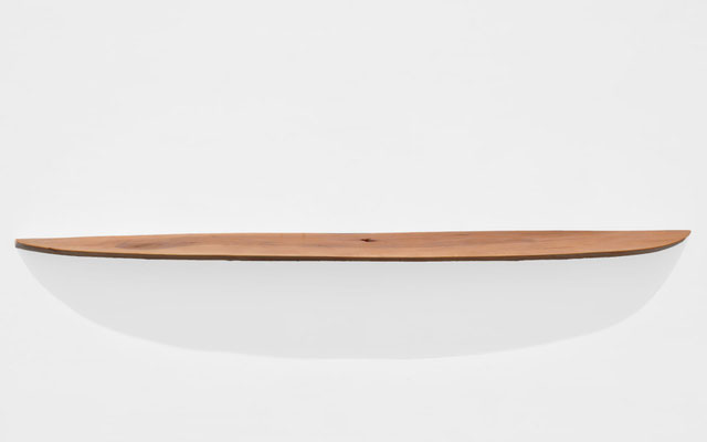 Exceptional wall sculpture W2546 – a breathtaking floating masterpiece by Jörg Pietschmann, mindfully hand-carved to celebrate the dramatic topography of rare wood and anchor the untamed poetry of the forest within exceptional contemporary interiors.
