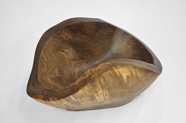    V1466 · Walnut · Jörg Pietschmann
