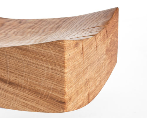 Archaic designer bowl V21394 – an evocative hollowed sculpture by Jörg Pietschmann, hand-finished to celebrate the raw fissures and intricate topography of ancient timber, bringing the pristine rhythm of the earth into exceptional modern interiors.
