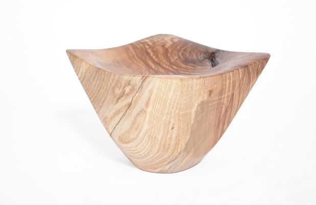 V2011 · Ash Bowl sculpture by Jörg Pietschmann