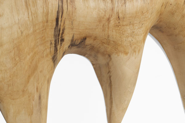 Sculptural wall decoration W2300 in expressive poplar – a rare art furniture specimen by Jörg Pietschmann, flawlessly hand-finished to manifest the unyielding spirit of the primeval forest as a powerful design statement.
