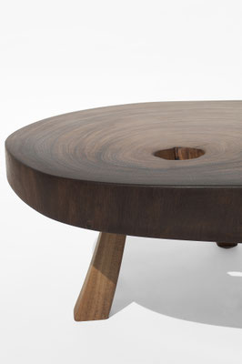 T1467 · Mara, Walnut · Jörg Pietschmann