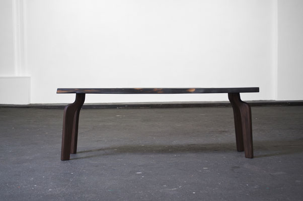 Artisan centerpiece table T1549 – an iconic functional sculpture by Jörg Pietschmann, meticulously tailored to the tree's intrinsic inner map, bringing a beautifully simple and clear touch of the wild into modern architecture.