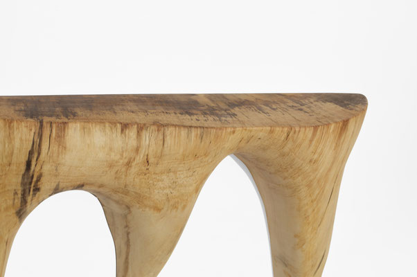 Sculptural wall decoration W2300 in expressive poplar – a rare art furniture specimen by Jörg Pietschmann, flawlessly hand-finished to manifest the unyielding spirit of the primeval forest as a powerful design statement.