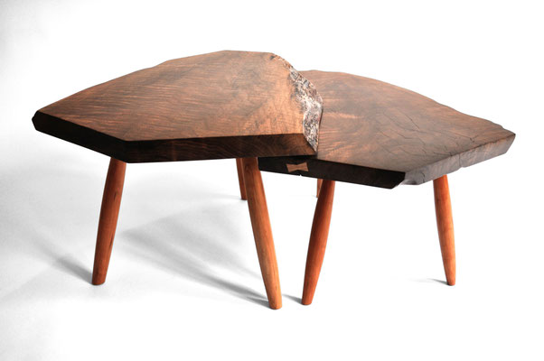 Grounding artisan table T1043 – a singular art furniture masterpiece by Jörg Pietschmann, meticulously crafted to preserve the organic topography of the tree, inviting the quiet breath of the ancient woods into sophisticated modern interiors.