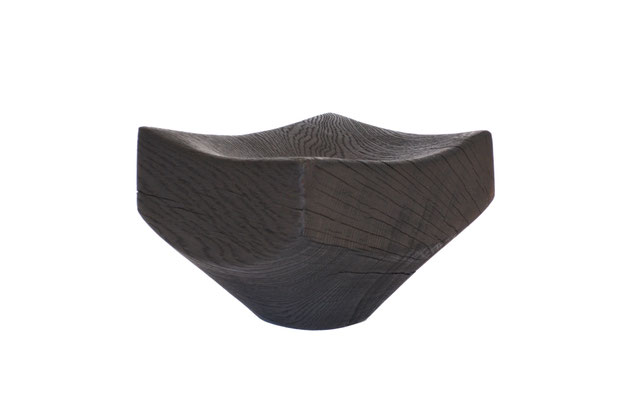 Evocative artisan bowl V2911 in deeply burned ash – a profound hollowed masterpiece by Jörg Pietschmann, mindfully shaped to accentuate the raw vitality of natural edges and infuse high-end spaces with the primal pulse of nature.
