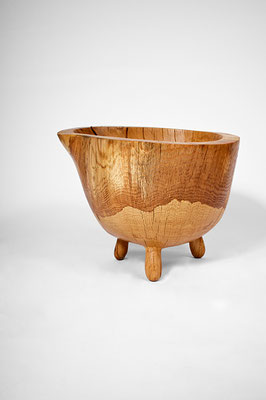 Tactile vessel sculpture V1335 – a breathtaking hollowed artwork by Jörg Pietschmann, flawlessly sculpted to reveal the dense ring structures of ancient timber and invite the untouched sanctuary of the forest into sophisticated modern environments.