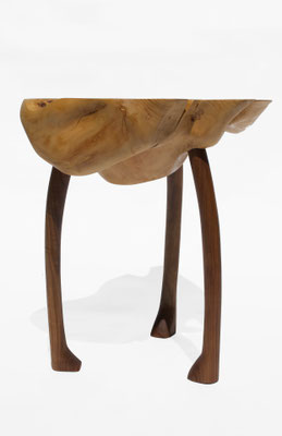 T2636 · Olive, Walnut · Jörg Pietschmann. Wooden table T2636 in Olive and Walnut – a functional sculpture and unique centerpiece blending high-tech design with a touch of the wild, handcrafted for the modern art collector.