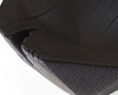 Sculptural gallery vessel Oak oxidized V21274 – an elegant hollowed artwork by Jörg Pietschmann, thoughtfully crafted to highlight the rhythmic grain patterns and capture the organic poetry of time within a sophisticated silhouette.