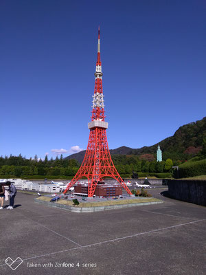 広大な敷地を周遊するミニトレイン。これに乗って途中下車しながら１時間ほど楽しんできました。。