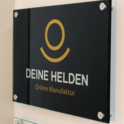 DEINE HELDEN, Werbeschilder